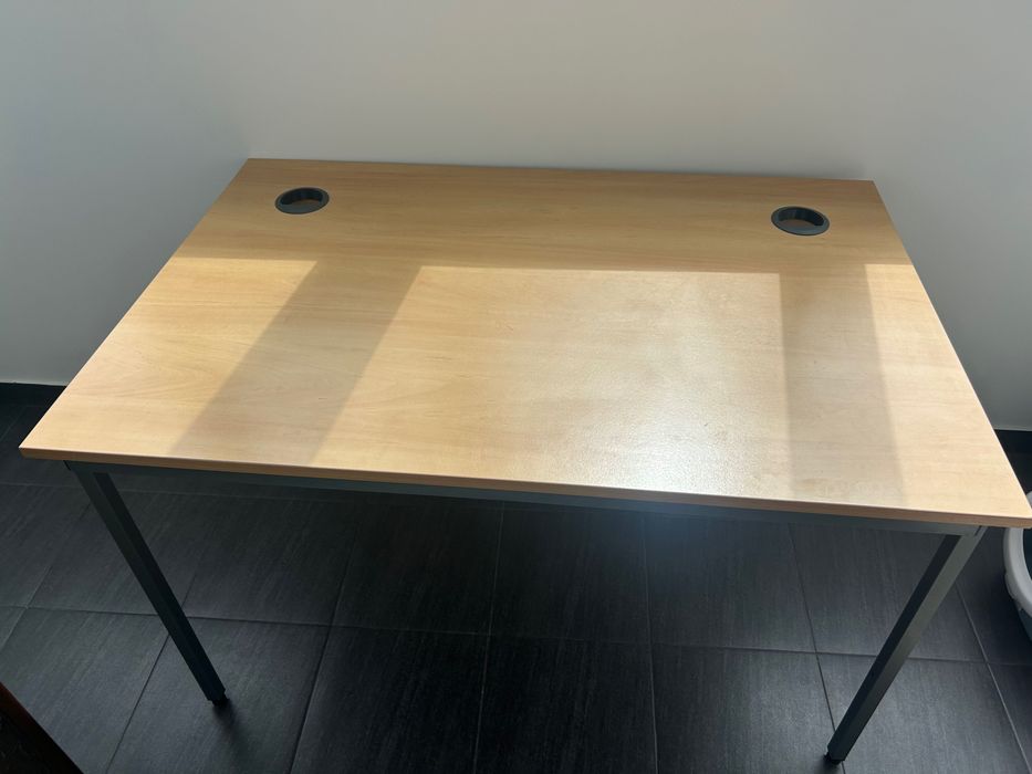 Бюро 120x60 в перфектно състояние