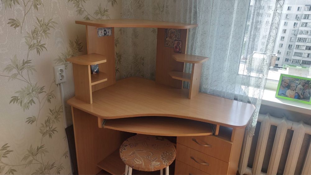Стол компьютерный