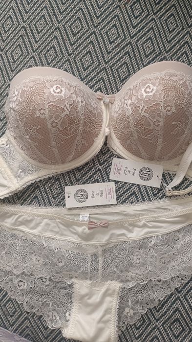 Продам набор нижнего белья