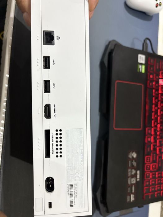 Продаю Xbox Series S