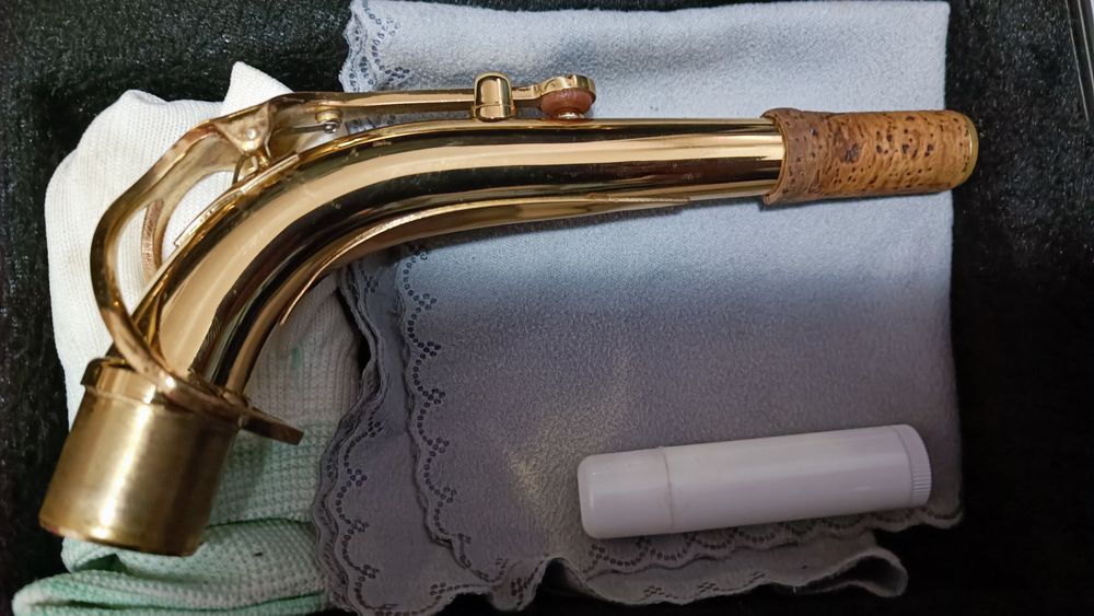 Vând saxofon parrot