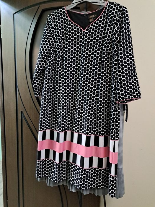 Продам платье новое