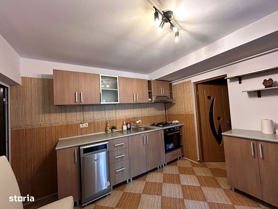 Proprietar: casă 7 camere, 2008 — Ploiești AFI