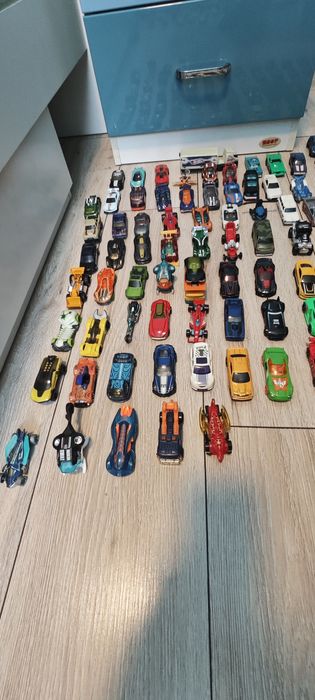 Няколко лота колички Hot wheels
