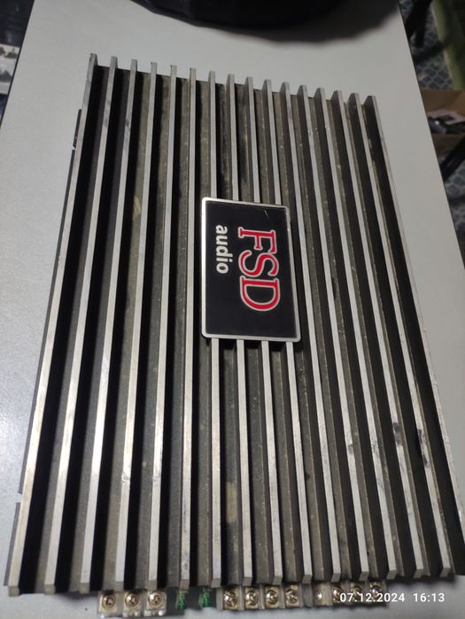 JBL 1200wt uselitil 1600 wt