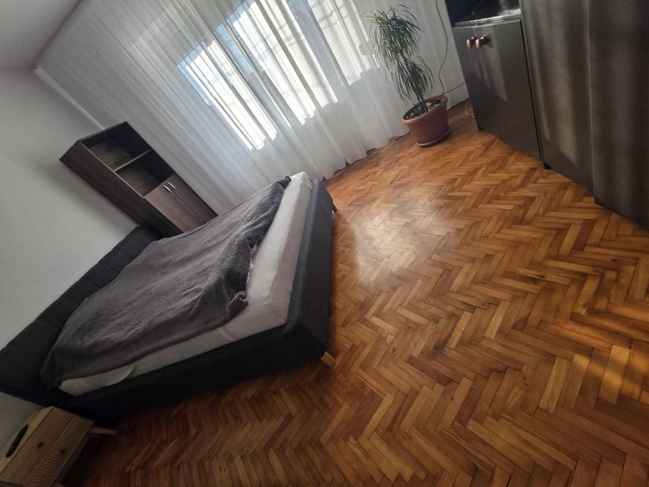 Apartament piata mica