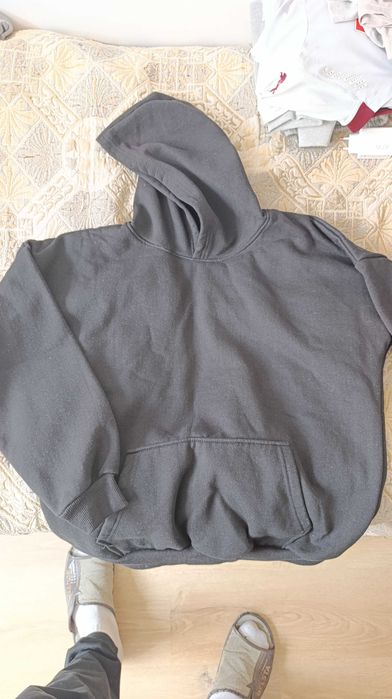 Черен суитшърт с качулка