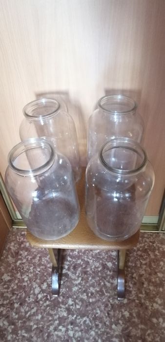 Продам банки на 5 литров