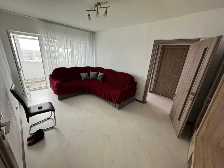 Inchiriez apartament