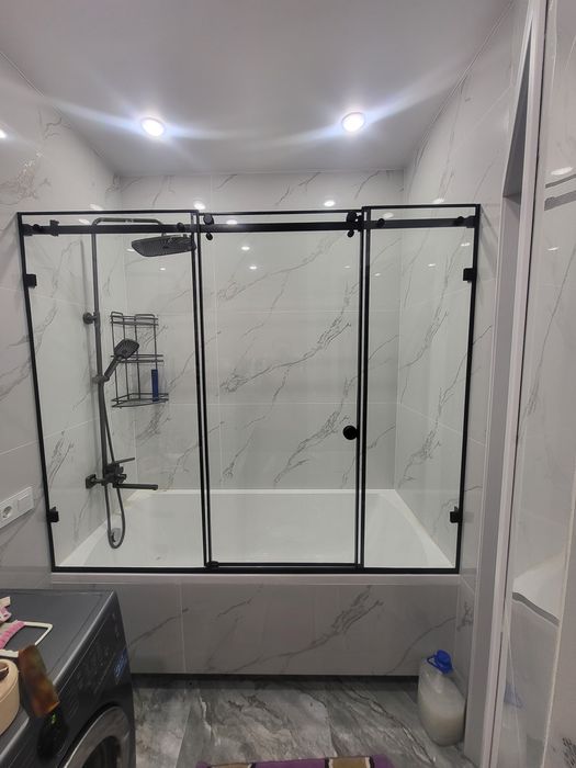 Душевой кабины, стеклянные перегородки!