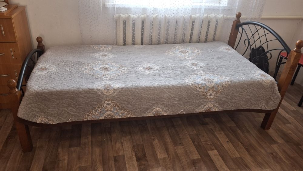 Спальный кровать