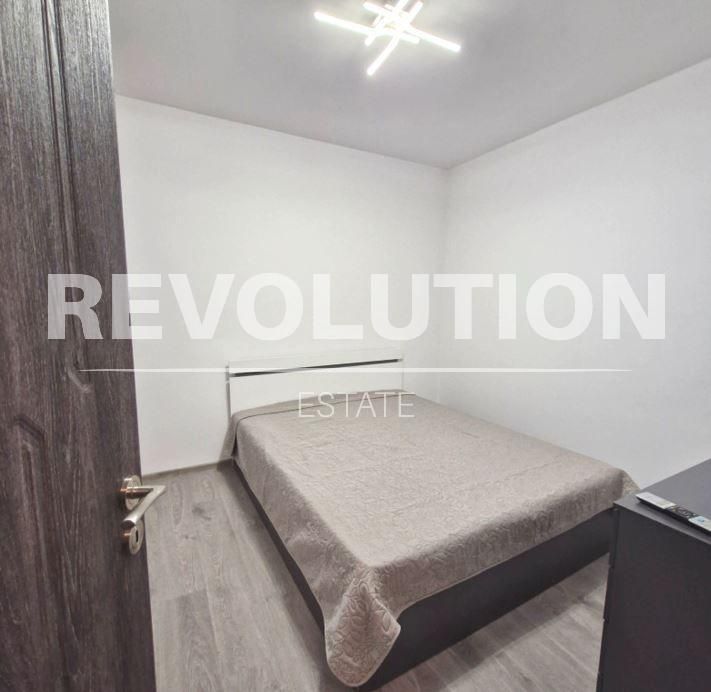 Дава се под наем Тристаен апартамент в Варна, Колхозен пазар - 60 кв.м за 548.25 € - Снимка #3