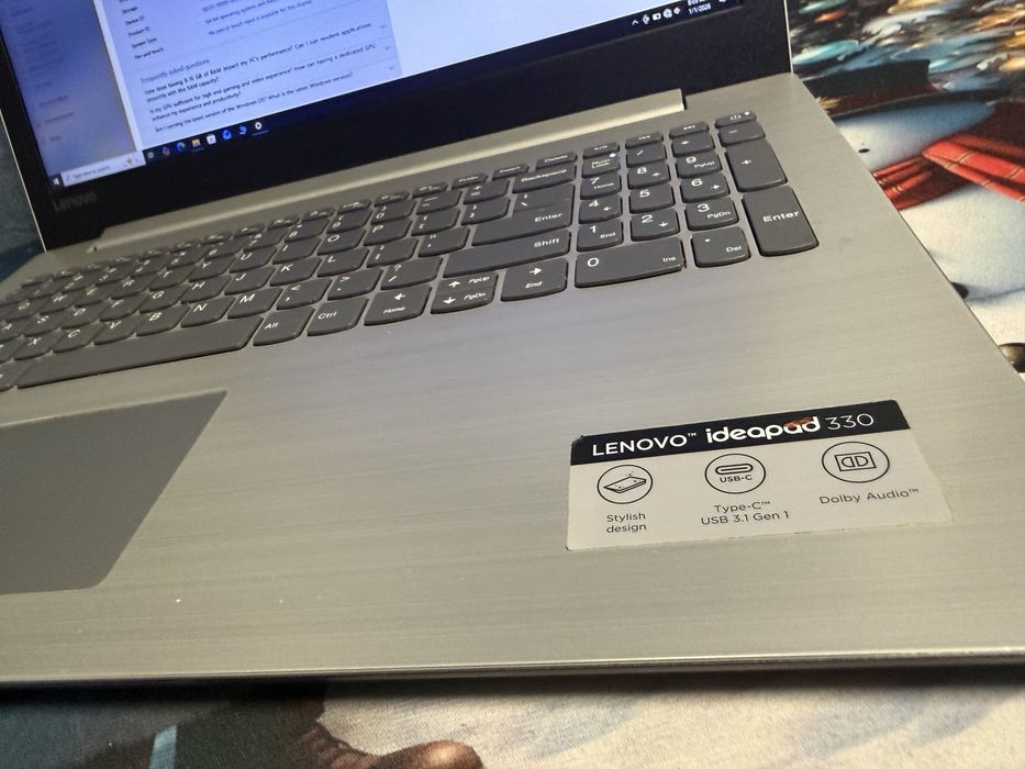 Laptop Lenovo Ideapad , i3-7th/8GB/512SSD , In stare buna !