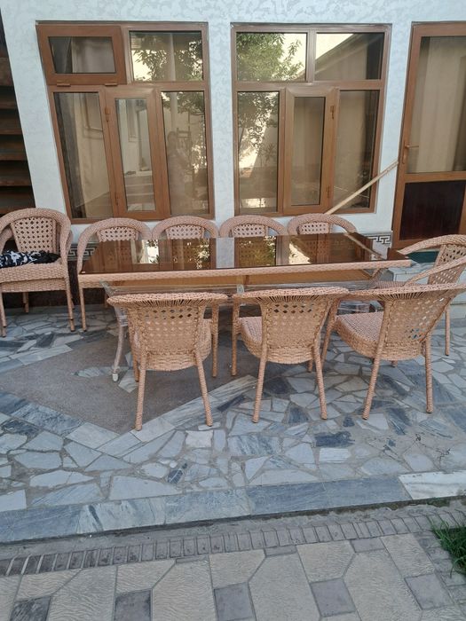 Кази махаллада 3.2сотокли 2этажли уй сотилади 8та хонали бассейн бор