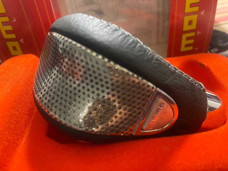 Спортни топки за скоростен лост МОМО, Италия