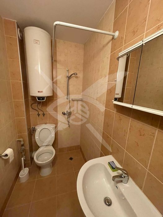 Дава се под наем Двустаен апартамент в Варна, Център - 55 кв.м за 375 € - Снимка #3