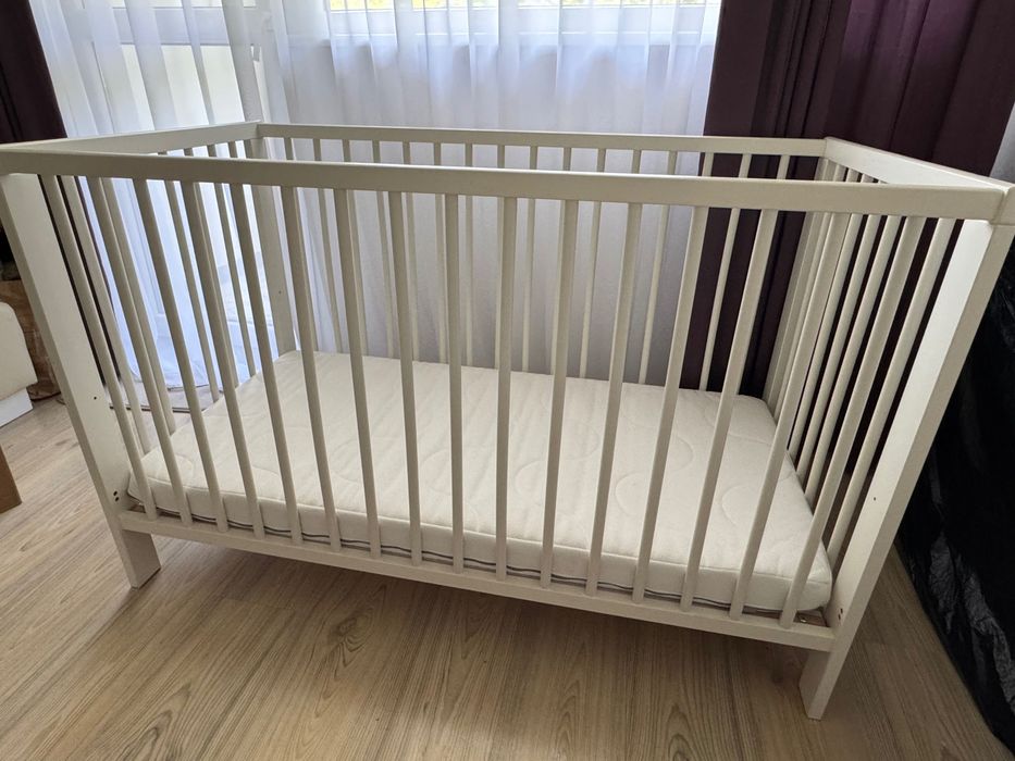 Бебешка кошара IKEA GULLIVER 60/120 + матрак + протектор + обиколник