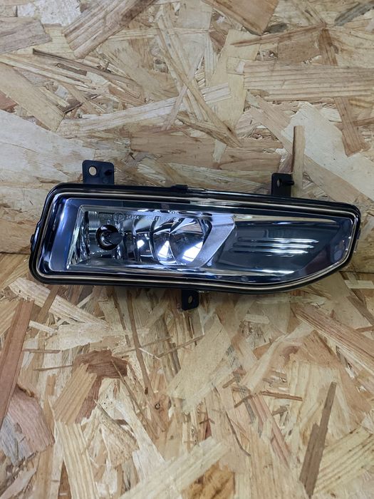 Proiector dreapta nissan leaf,micra , quashqai 2017-2022