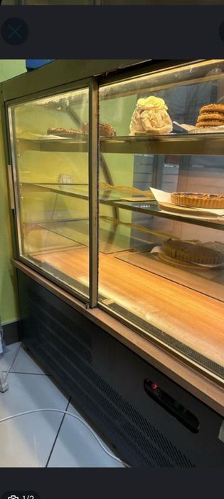 Холодильник витринный