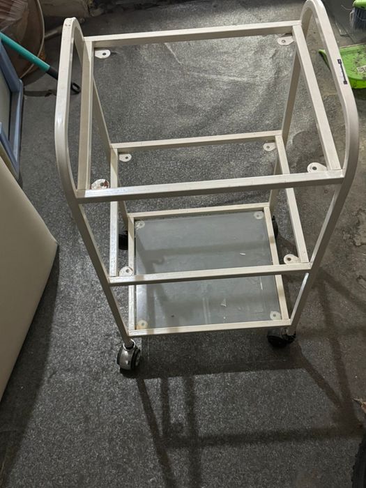 Срочно продам  для салона