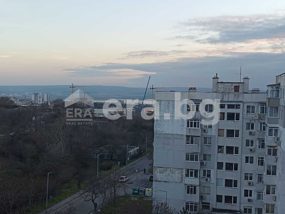 Тристаен, среден апартамент в кв. Кайсиева градина