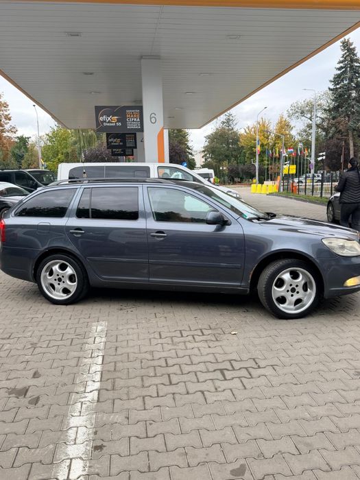 SKODA Octavia 2011 — imagine 3