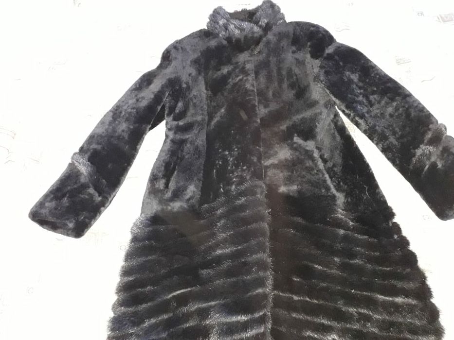 Продам мутоновую шубу (торг).