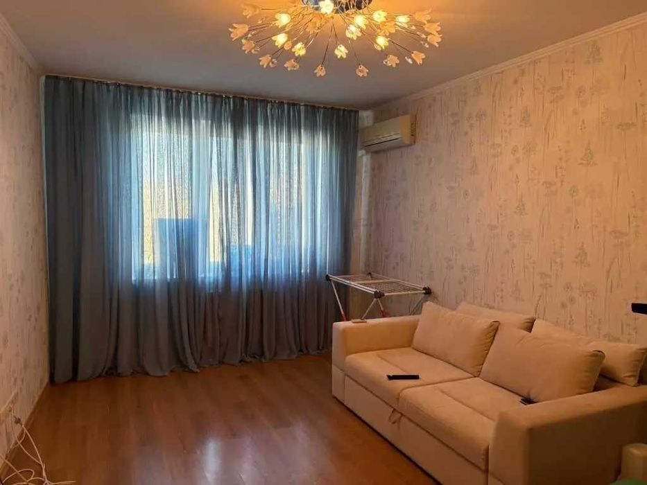 Тристаен имот в кв.Хиподрума