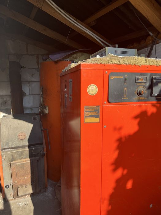 Centrală termică pe lemne cu toata instalatia aferenta. Boiler, puffer