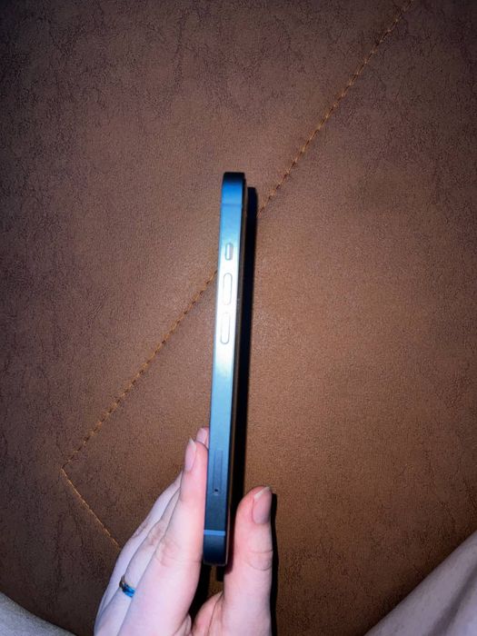 Продаю айфон 14 память 256г