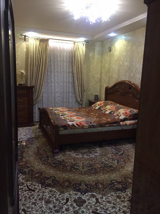 Айбек Банковская ( 1 этаж) 3/1/9 160 кв/м