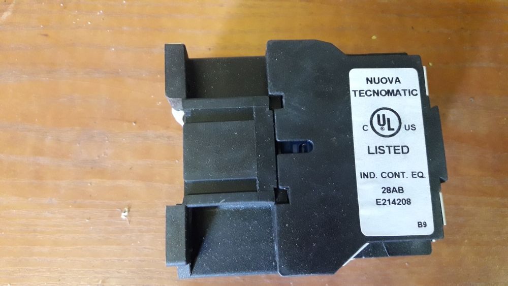 Продам контактор .