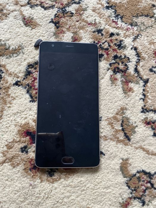 Продам OnePlus телефон