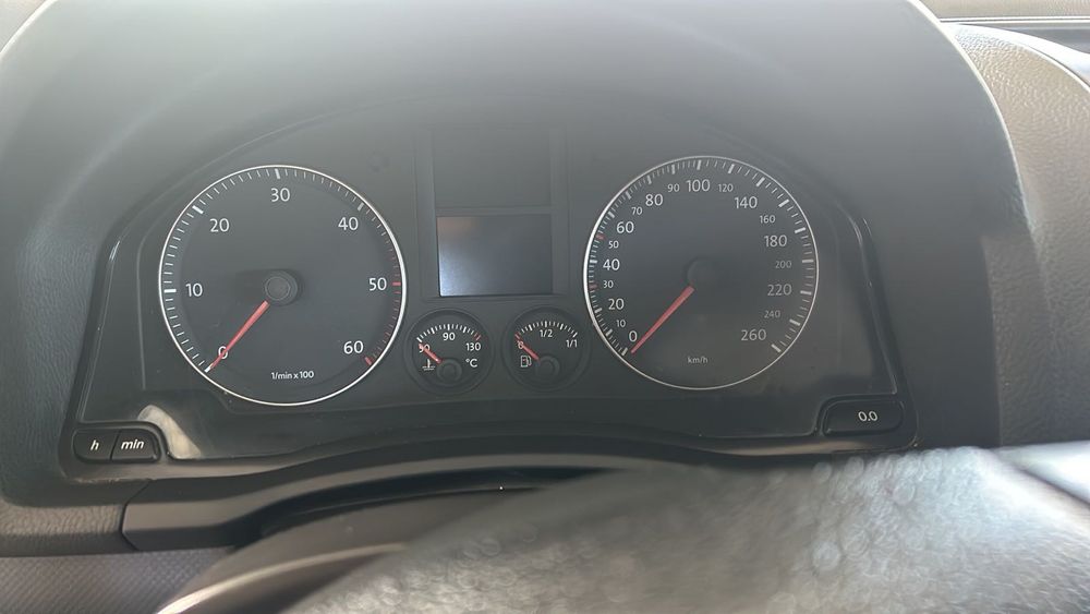 Продавам VW Golf 5