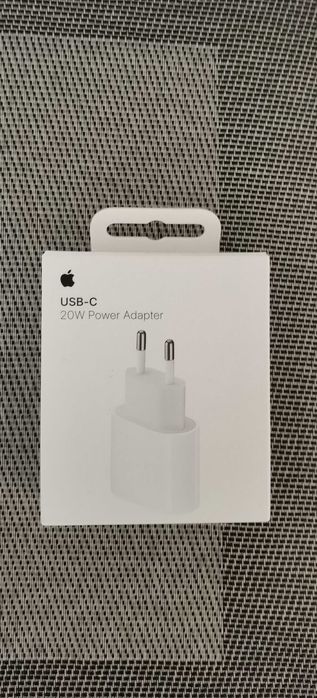 Apple Watch Series 11 42mm Space Gray (GPS) – Нов, неактивиран + адаптер