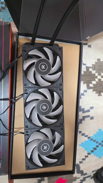 Vand Cooler Lichid/Aio/Apa NZXT KRAKEN X72 RGB