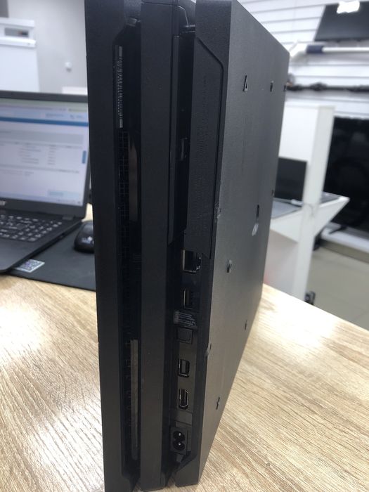 Sony Playstation 4 Pro 1Tb(TM79)