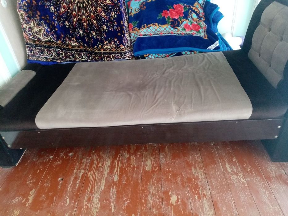 Yumshoq karavot.Holati zo'r.