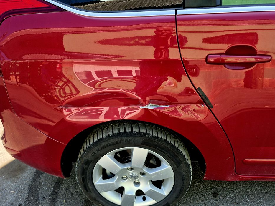 Peugeot 5008 an 2010 1.6 hdi 110cp trepte 7 locuri avariat