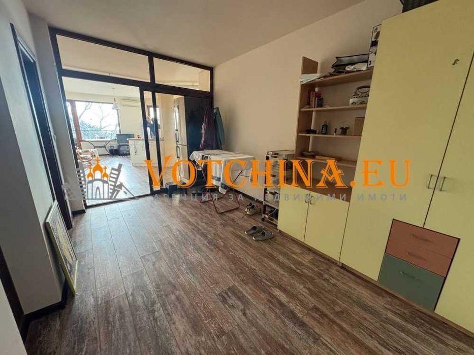 Простоен тристаен апартмент с гледка към морето в град Каварна.