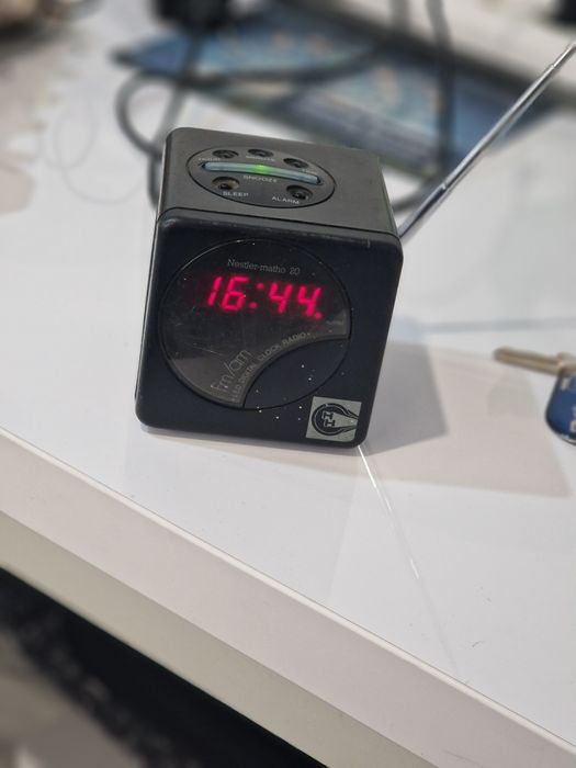 Radio cu afișaj electronic