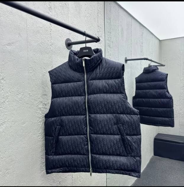 Жилетка от Dior