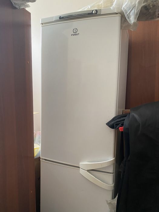 Продам холодильник