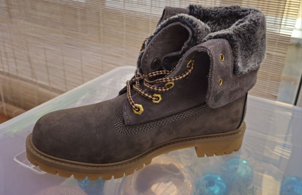 Дамски зимни обувки