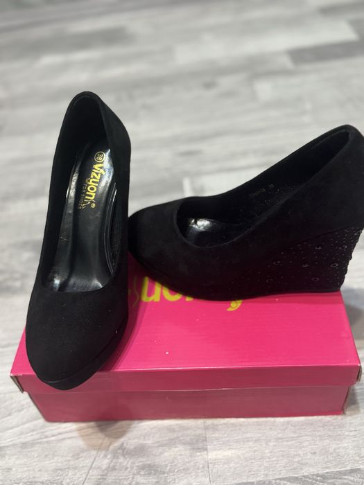 Продам новые туфли 38 размер