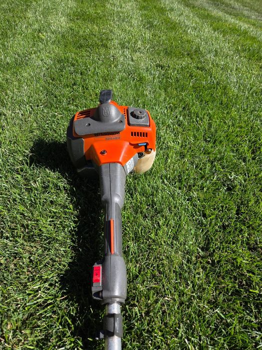 Foarfeca gard viu, Husqvarna pe benzină