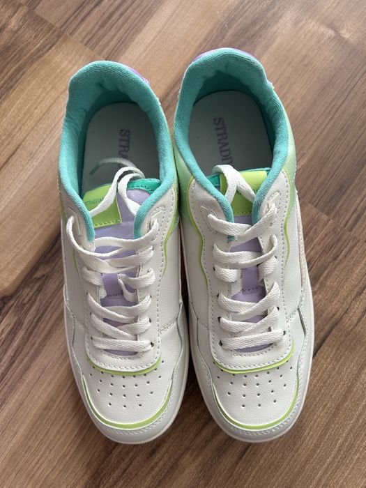 Дамски кецове Stradivarius