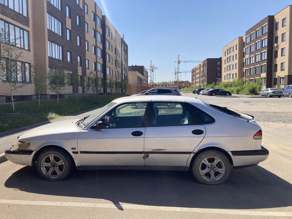 Машина SAAB900…..