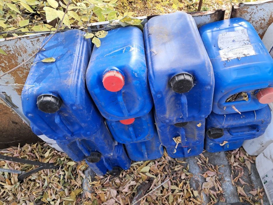 Прадаю конистра 10л.20л.35л