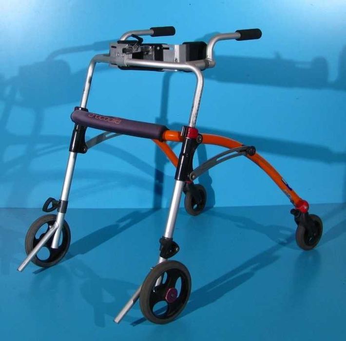 Cadru de mers cu roti pentru copii R82 Crocodile